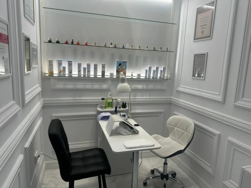 Amoro nail