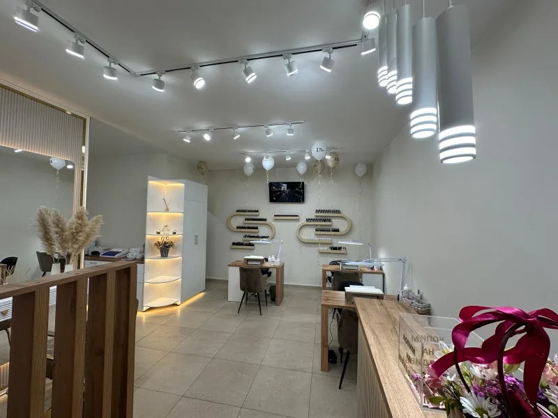 DA Nail studio