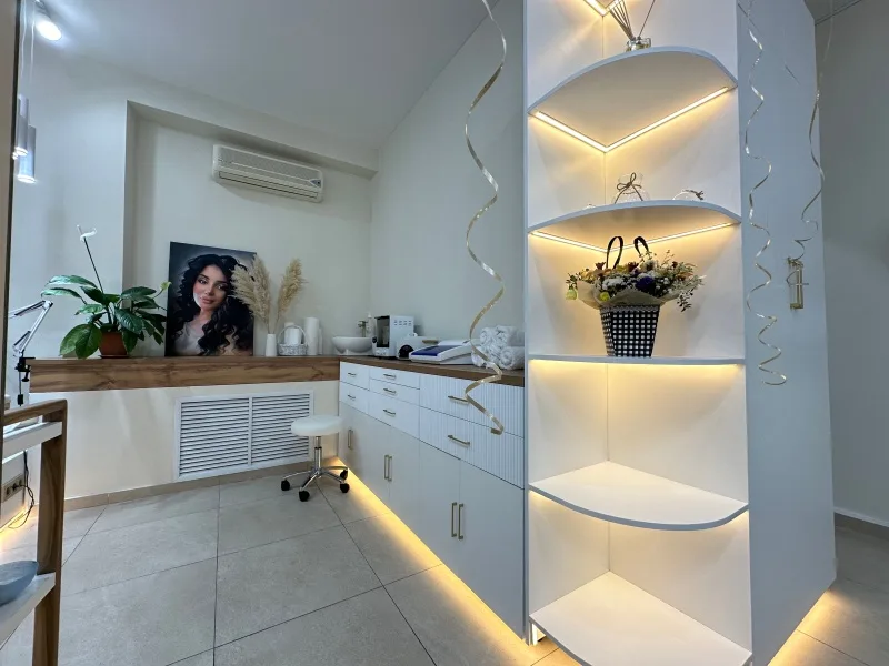 DA Nail studio