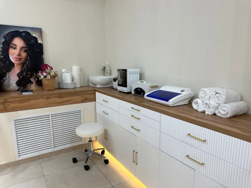 DA Nail studio