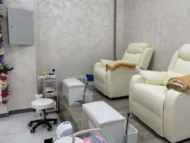 Mile beauty bar
