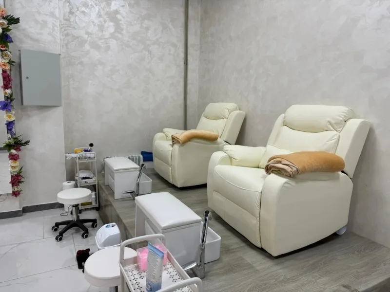 Mile beauty bar