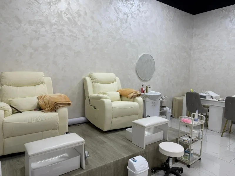 Mile beauty bar
