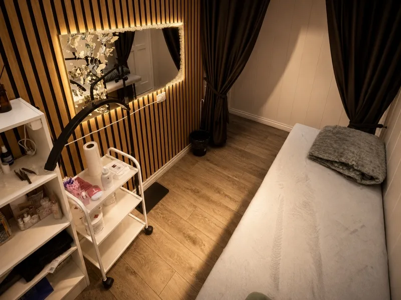 AURA BEAUTY STUDIO