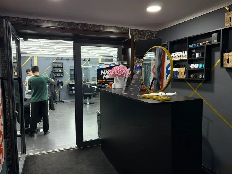 Brut barbershop