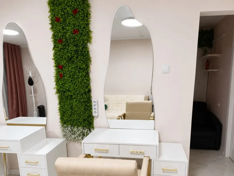 Mona nail studio