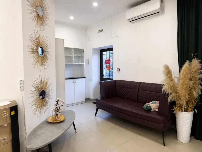 Alora nail studio