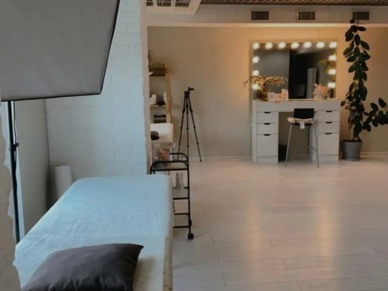 Asel Kainar brow room