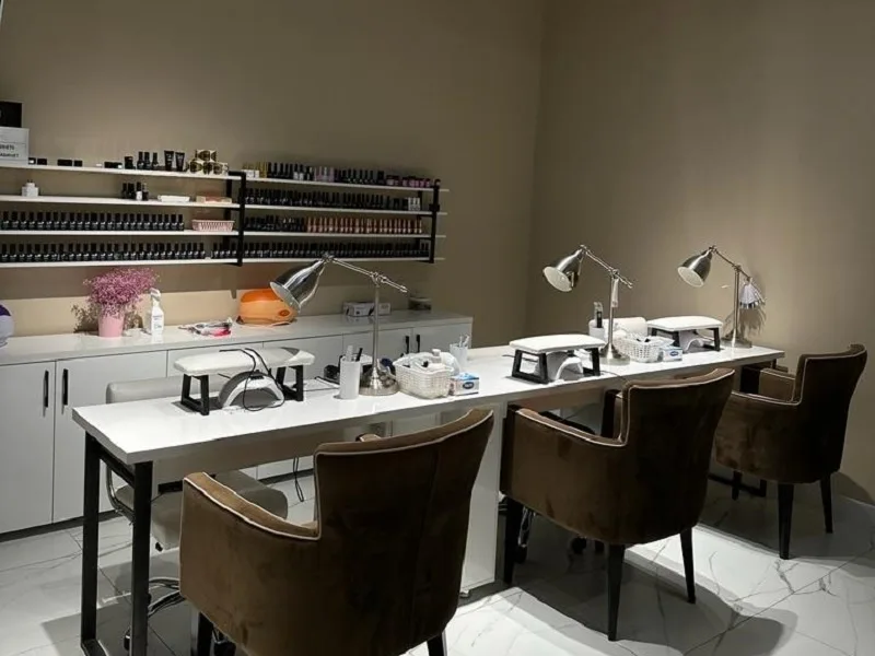 BEAUTY WORLD.
