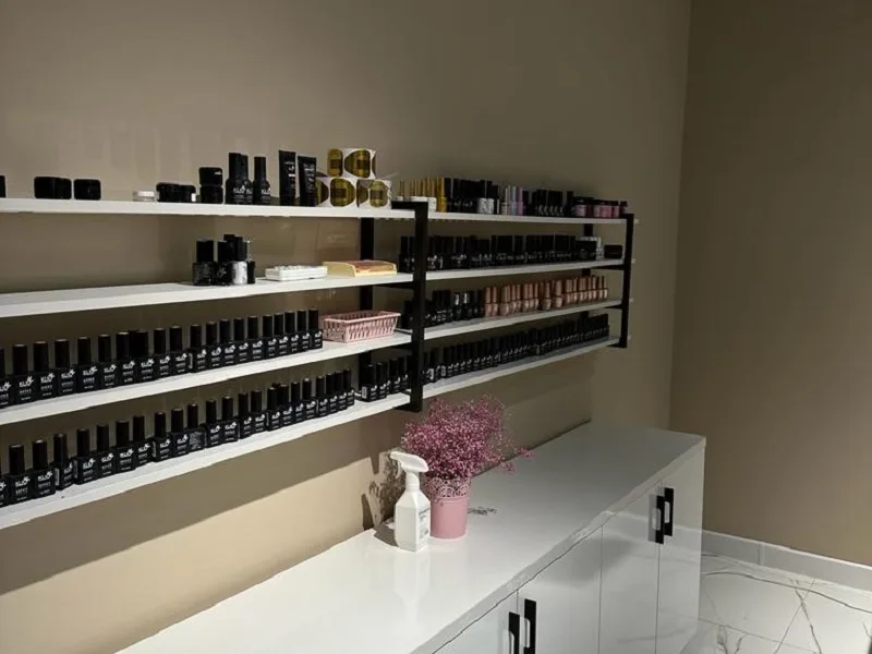 BEAUTY WORLD.