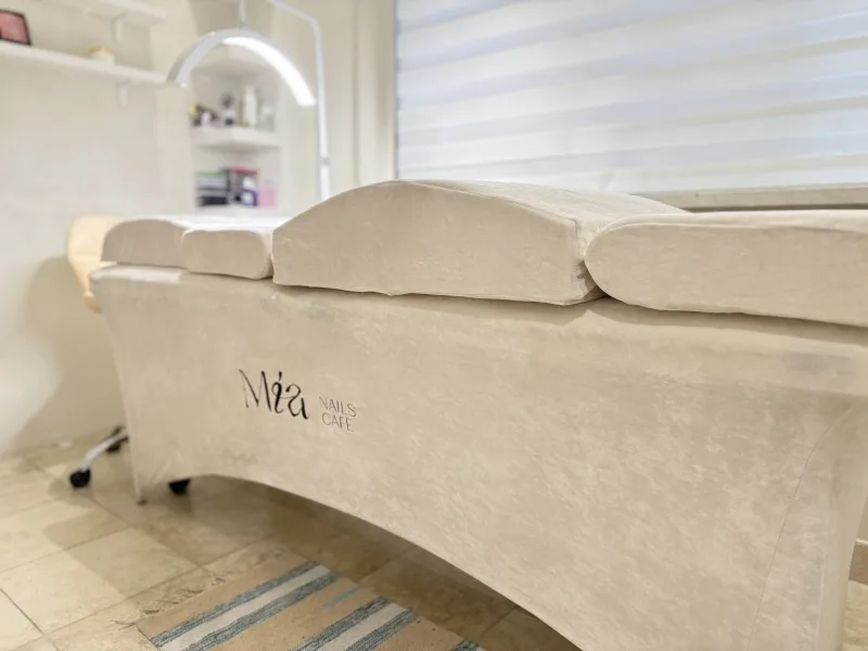 MIA Nails Cafe
